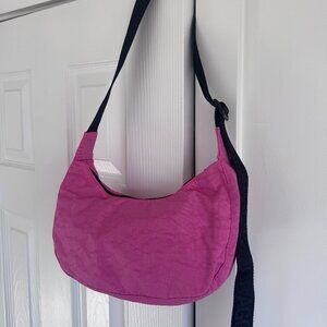 BAGGU Small Nylon Crescent Bag | Hot Pink